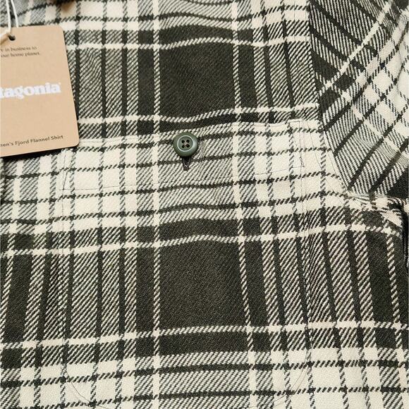 NWT Patagonia Women's Fjord Flannel Shirt: Cascade: Pine Needle Green - Picture 4 of 5